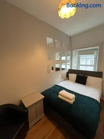Latin Quarter Townhouse - Image 2