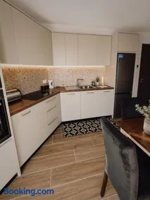Brand New Apartment 5 mins away from Airport - Image 5