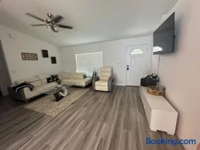 3 Bed 2 Bath Sleeps 6 Pool Retreat in Eustis, FL!!! - Image 2