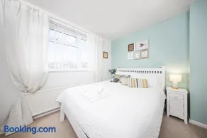 Pendicke Cottage, Southam - Image 3