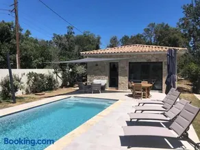 Villa Ucellu sur 600 m2 avec accès mer privilégié et piscine privée chauffée - Image 2