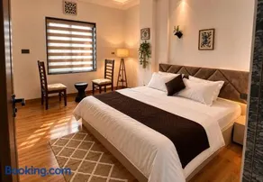 Hitakshi Hotel and Homestay - Image 1