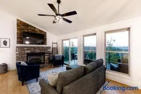 Panoramic Lake Norris Views Sleeps 12 Deck Games - Image 1