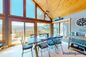 Beautiful sunlit home with fast WiFi wood stove washer&dryer foosball - Image 3