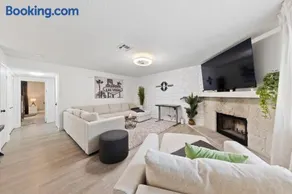 Summerlin Vegas Pool Condo w/ Hot Tub & Games - Image 5