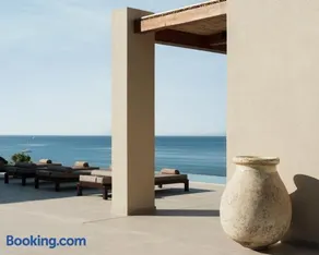 Sundara Estate, Exclusive Seaview Villa with Grand Pool & Direct Beach Access - Image 2