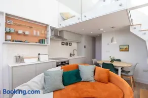 Award-Winning Cottage 5 Min Walk to the Beach - Image 2