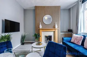 St Helens Central, 2 Bed , Long Stay OFFERS, Contractors, Relocations, Families, Sleeps 4 , St Helens - Image 2