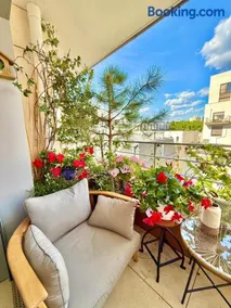 Stunning apartment with balcony to visit Paris - Image 4