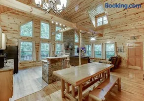 Amazing 4 Bed Family Cabin w Game Room - Image 3