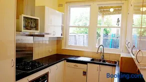 Deco Family House - Image 5