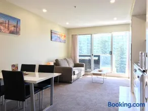 Beachside Luxury Apartments One & Two Bedroom in Beachfront Oaks Pier Building - Image 4