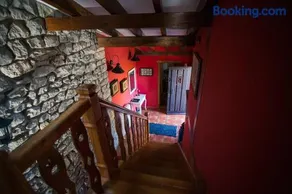 Casa independiente con chimena, jardín y barbacoa - Image 3