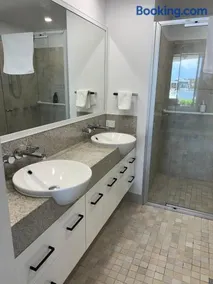 Waterfront Haven 6 - Image 3