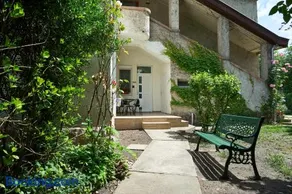 Giselle Apartment with Free Parking by Staymood Holidays - Image 2
