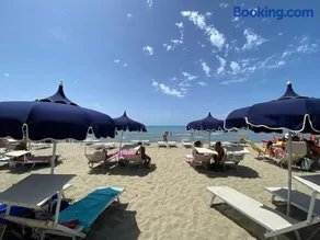Mare a 2min - Casa con Piscina e Posto in Spiaggia - Parcheggio - Image 2