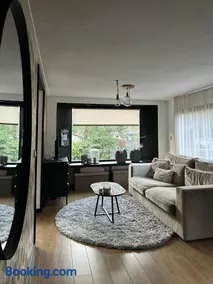 Spacious Two Person Chalet - Image 4