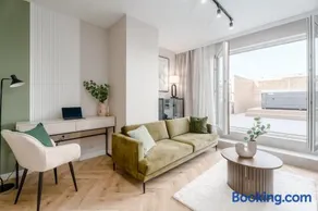 Brand New! Private Jacuzzi - Terrace - Parking - Image 3
