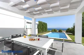 Villa Paradiso - Private Pool, 3 Bdrms, BBQ, Sea View - Image 4