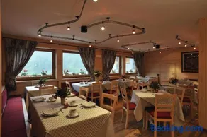 Hotel de Gletscher - Image 2
