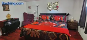 Comfortable Cozy Living Space, Kent WA - Image 1
