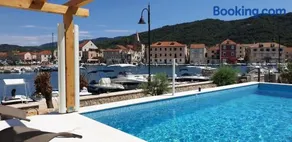 Pascal Villa 7 nights 1 free - Image 1