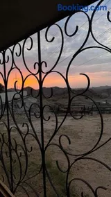 منزل حجري بإطلالة خلابة - Image 3