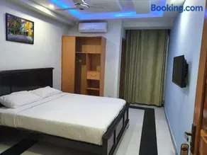 AAKAS Hotel & Restaurant - Image 4