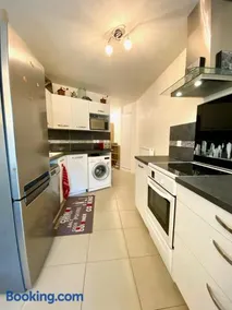 Le Neptune, appartement avec parking et jardin proche université - Image 1