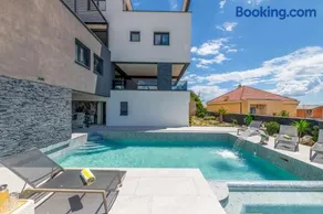 Panorama Coastal Haven - Image 2