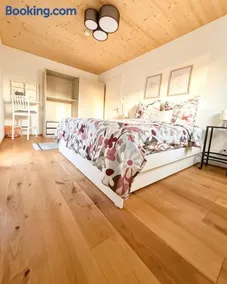 DIMA Apartments Cozy Lakeside Stay - Image 2