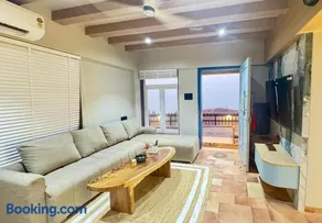 RajaramRetreat Luxury villa with sea view Jacuzzi - Image 1