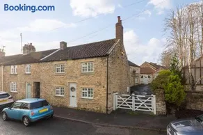 Wisteria Cottage in the heart of Helmsley - Image 1