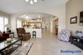 Gilbert Arizona Pool Retreat Near Phoenix Pet Friendly 3BR Home With Great WiFi - Image 1