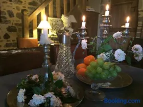 Domaine De La Bastille, Manoir du XVll, Bed and Breakfast - Image 3