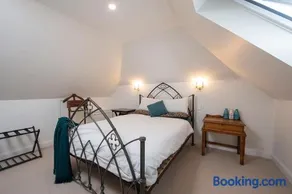 The Old School Historic Stay for 2 Adelaide Hills - Image 5