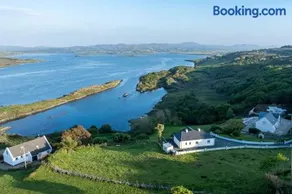 Shoreline Cottage - Image 1