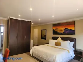 UNI Guesthouse - Image 4