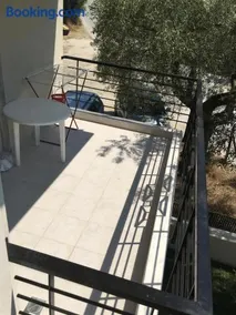 Apartment in Skala Fourkas - Image 3