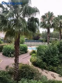 Cannes la Bocca , Quet , large 1 bedroom appartment , 58m2, with garden view and poolol - Image 3