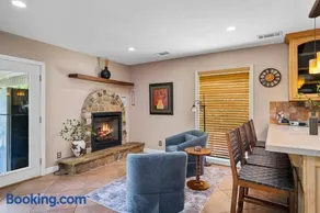 Steps to the Lake, Game Room & More! Sleeps 9 - Image 4