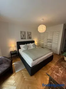 Zürich Central Station Apartment, 2 bedroom & Sofabed - Image 2
