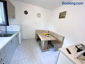 Seaview & Beachfront Apartments Jakov - Image 3