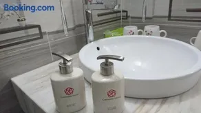 Camellia Hotel - Image 1
