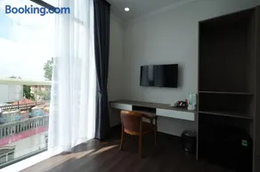 Olivia Hotel - Image 2