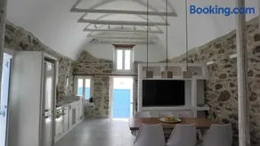 Traditional Holiday Home - Image 1