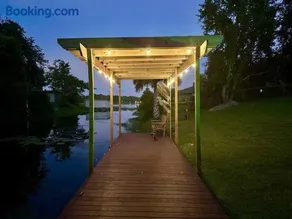 4 BDR Home On Jessamine Dream Lake, Pool, Hot Tub, Bocce Ball, Putting - Image 3