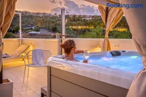 Drea Acitrezza Luxury Home - Image 3