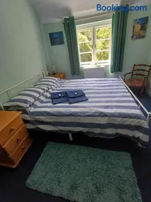 Double Room in Character Cottage With Parking, Beaulieu, New Forest - Image 2