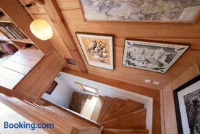 Charming Alpine Retreat in Val d Isère Self Check-in & Reserved Private Parking - Image 3
